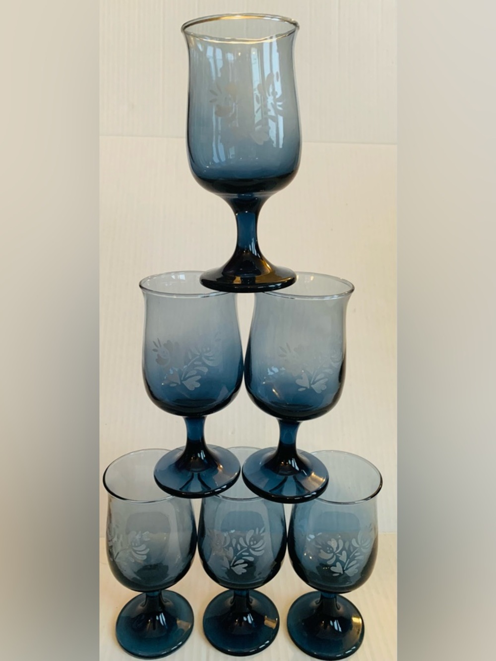 Set of 6 Pfaltzgraff Yorktowne Blue Etched Glass Water Goblets 5-3/4”T USA